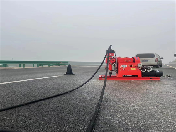 齐干却勒街道马路路基路面开裂下沉注浆加固灌浆