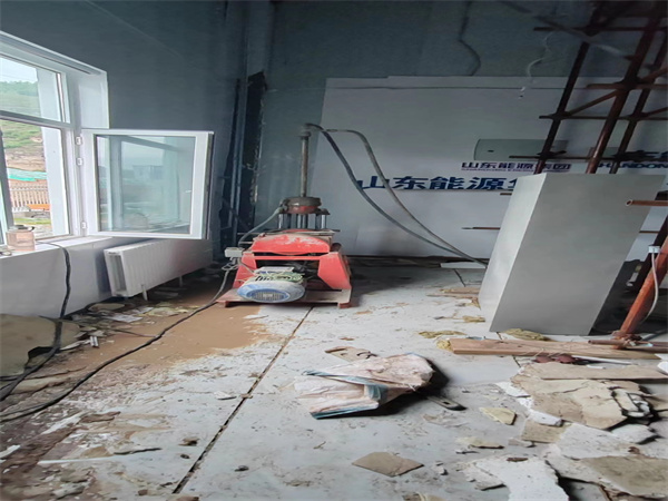 齐干却勒街道地基基础下沉墙体裂缝加固注浆顶升施工