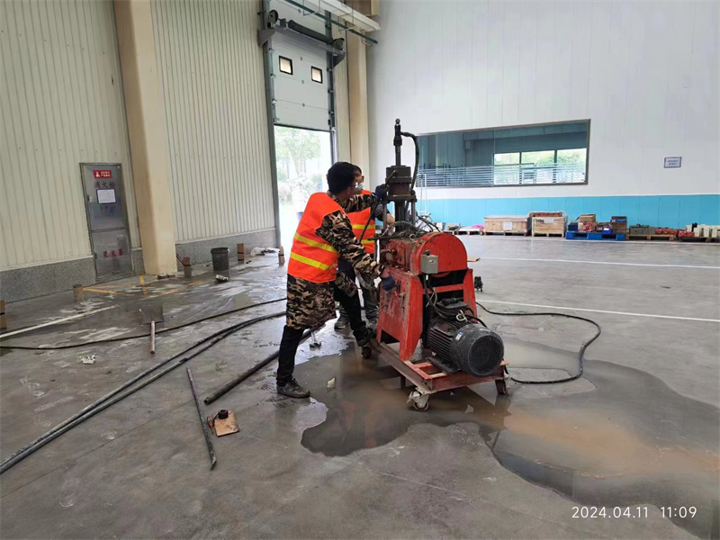 齐干却勒街道厂房地面下沉塌陷注浆加固施工